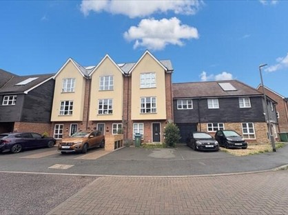 4 Bed Terraced House, Fuggle Drive, HP21