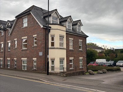 2 Bed Flat, Royal George Court, RH15