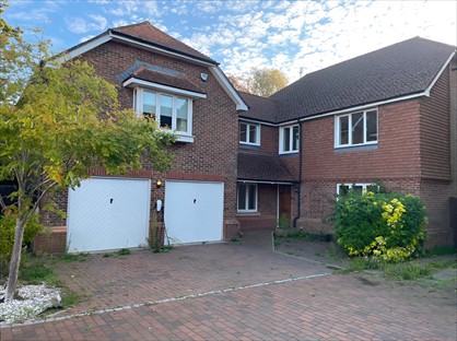 5 Bed Detached House, Willowmead Close, PO20