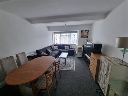 Studio Flat, Coniston Way, RM12