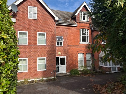 1 Bed Flat, Surrey Road, BH4