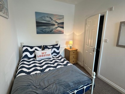 Room in a Shared House, County Road, SN1