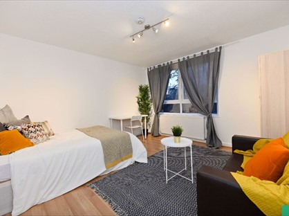 Room in a Shared House, Centurion Close, N7
