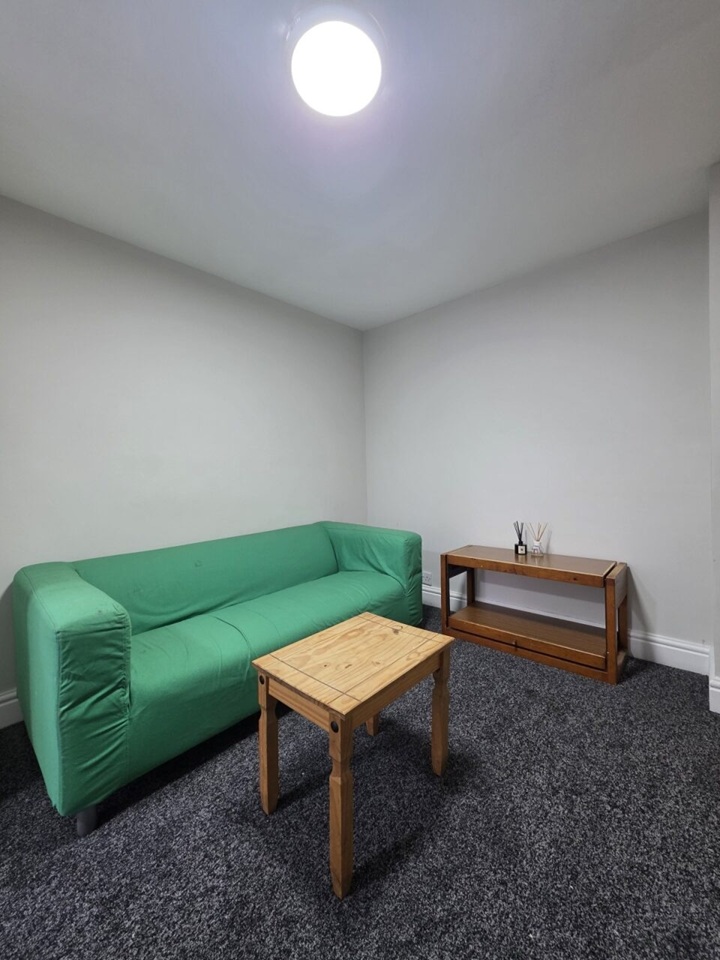 2 Bed Flat, Colum Road, CF10