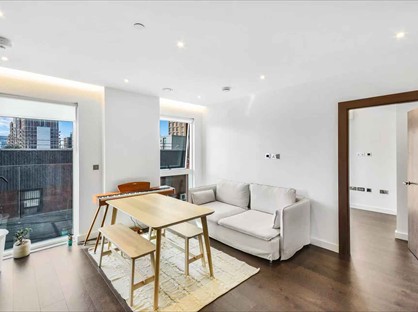 1 Bed Flat, Lanchester Way, SW11