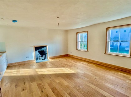 2 Bed Flat, Wellington Square, TN34