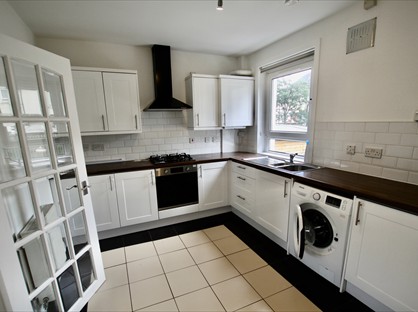 3 Bed Terraced House, Dean Crescent, ML3