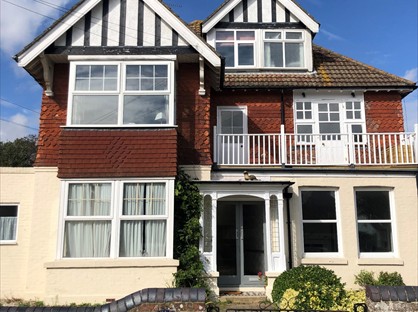 1 Bed Flat, Oak Leas, CT21