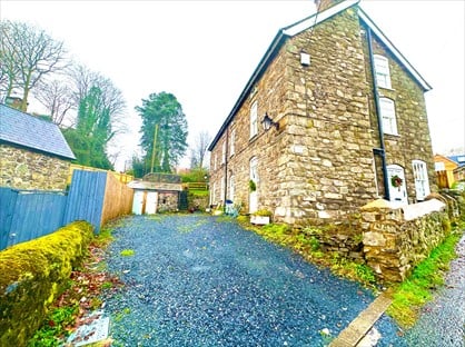 2 Bed End Terrace, Llanrhaeadr Ym Mochnant, SY10