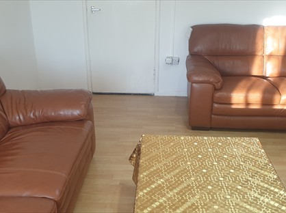 Room in a Shared Flat, Basing Way, N3