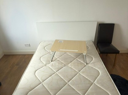 Room in a Shared Flat, Skyline Plaza Building, E1