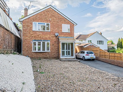 3 Bed Detached House, Trumpsgreen Road, GU25