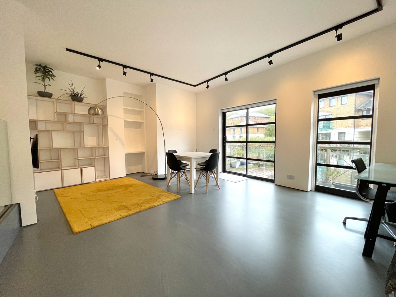 2 Bed Flat, Plover Way, SE16