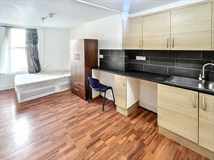 Studio Flat, Camberwell Church Street, SE5
