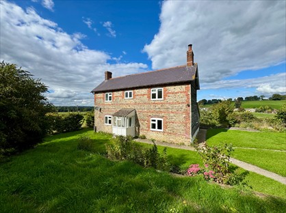3 Bed Detached House, Dertford, BA12