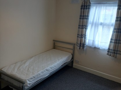 Room in a Shared House, Osborne St, CO2