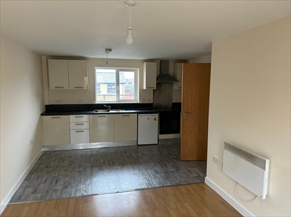 2 Bed Flat, Four Chimneys Crescent, PE7