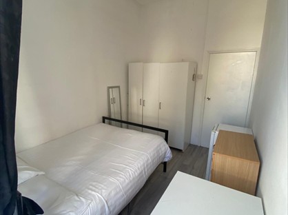 Room in a Shared Flat, Kilburn High Road, NW6
