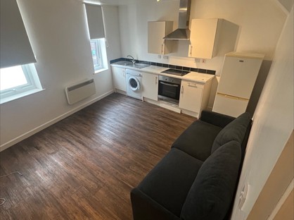 1 Bed Flat, Low Street, NG17