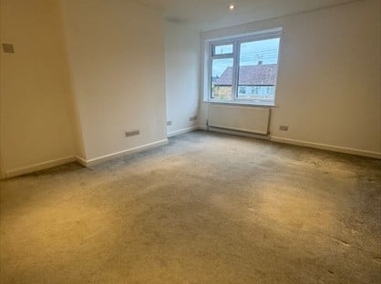 2 Bed Flat, Highmoor, HP7