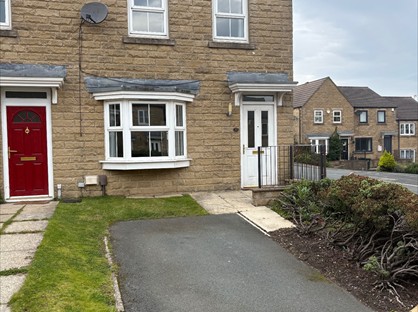 3 Bed Semi-Detached House, Sharket Head Close, BD13