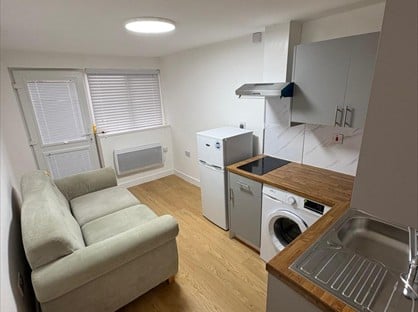 1 Bed Flat, Strathnaver Place, MK12