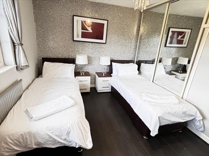 Room in a Shared House, Artillery Close, IG2