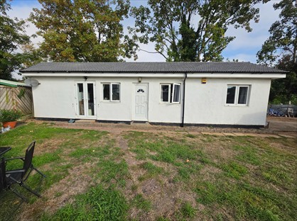 2 Bed Bungalow, Upper Elmers End Road, BR3