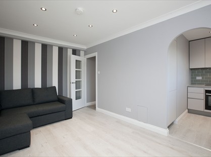 Studio Flat, Braemar Gardens, SL1