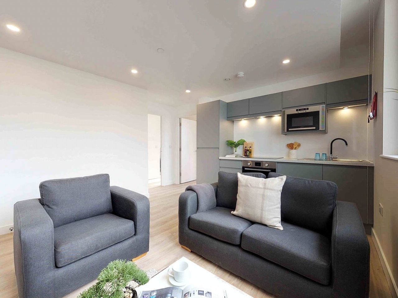 2 Bed Flat, Apollo Residence, S1 photo 4