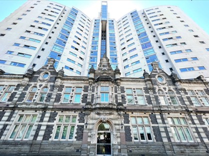 2 Bed Flat, Altolusso, CF10