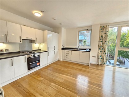 2 Bed Flat, Saw Mill Way, N16