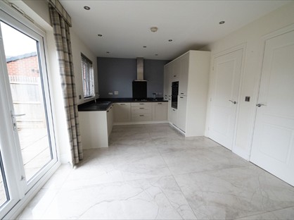 4 Bed Detached House, Bramley Park Avenue, LS25