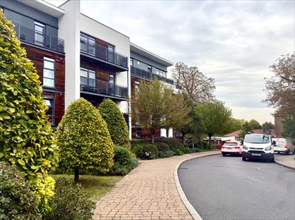 Room in a Shared Flat, Stormont House Scott Avenue London S, SW15