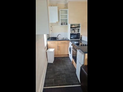 1 Bed Flat, Tong Street, BD4