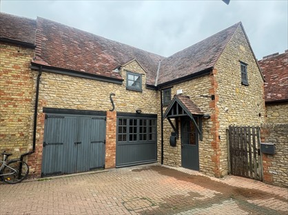 3 Bed End Terrace, Rossalyn House, OX26