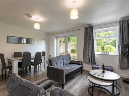 4 Bed Maisonette, Crawley Road, RH12