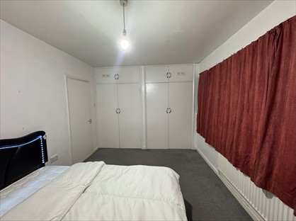 Room in a Shared Flat, Market Square, UB8