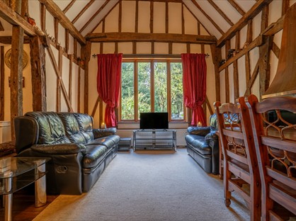 5 Bed Detached House, Miles Close, CM19