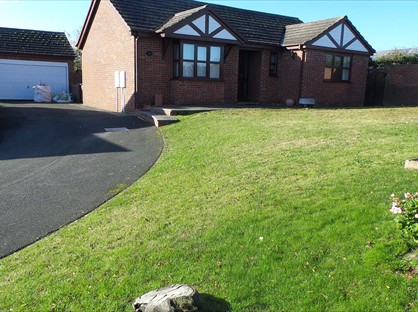 2 Bed Bungalow, Carisbrooke Close, LN1