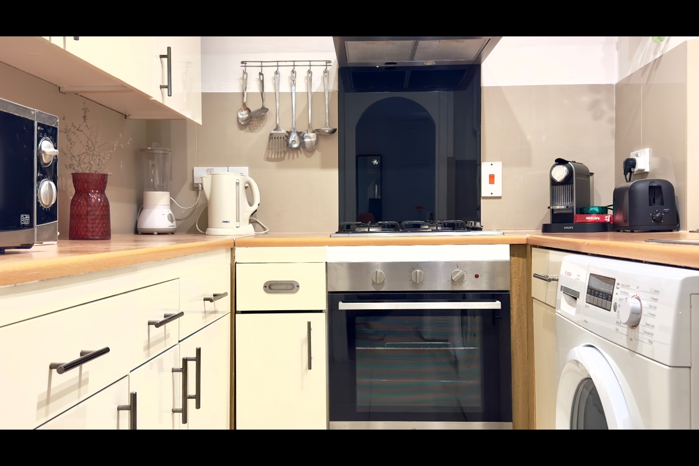 3 Bed Flat, Ralph Court, W2 photo 4