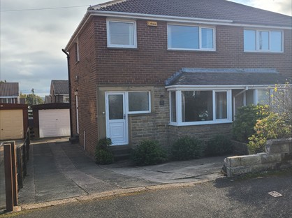3 Bed Semi-Detached House, Meadow Park, HD5