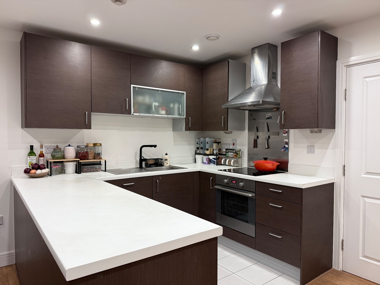 2 Bed Flat, Wilson Tower, E1 photo 2