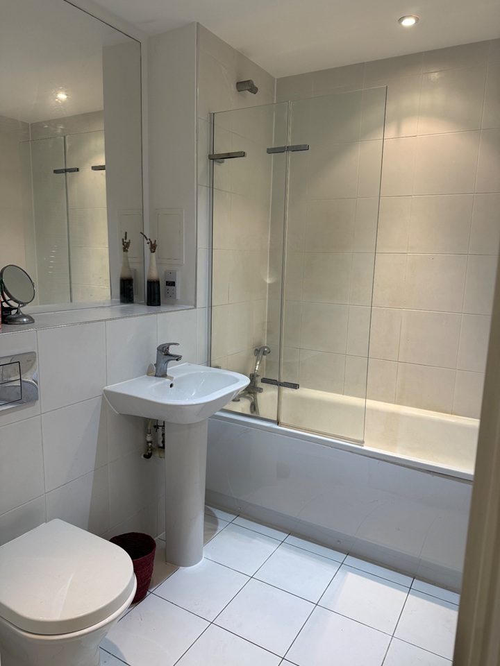 2 Bed Flat, Wilson Tower, E1 photo 4