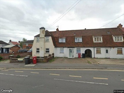 3 Bed Semi-Detached House, Elliman Avenue, SL2