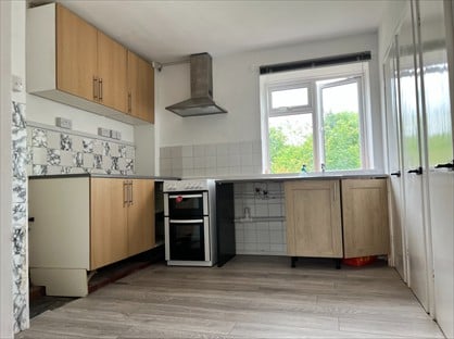 2 Bed Flat, Trumpet House, TN23