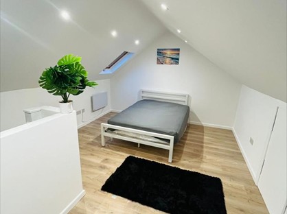 Room in a Shared Flat, Couples Allowed, SW8