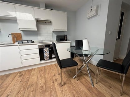 1 Bed Flat, Romney Place, ME15