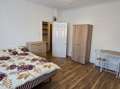 Studio Flat, Green Lanes, N13