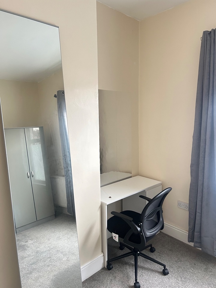 3 Bed Semi-Detached House, Ludlow Road, CV5, N1 7GU